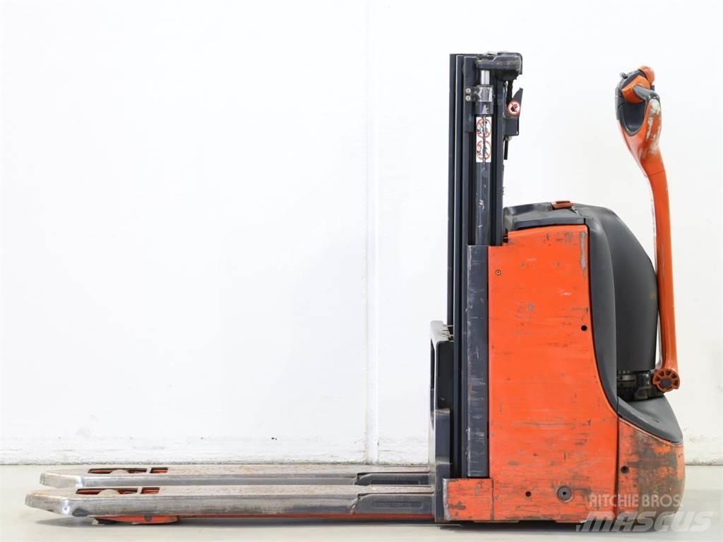 Linde D06/1160-00 Колички високоповдигачи с теглич