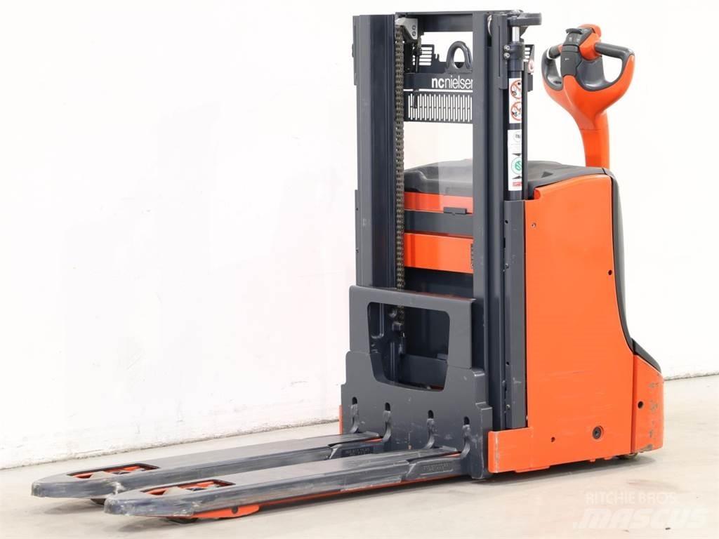 Linde D08/1160 Колички високоповдигачи с теглич