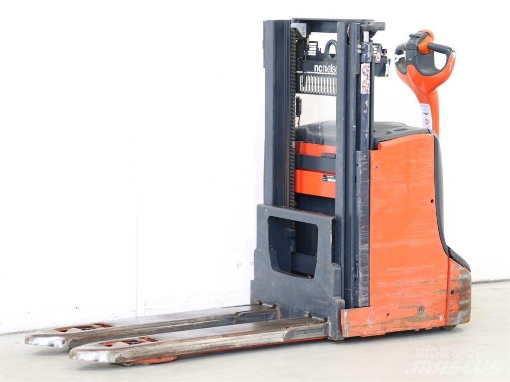 Linde D08/1160-00 Колички високоповдигачи с теглич