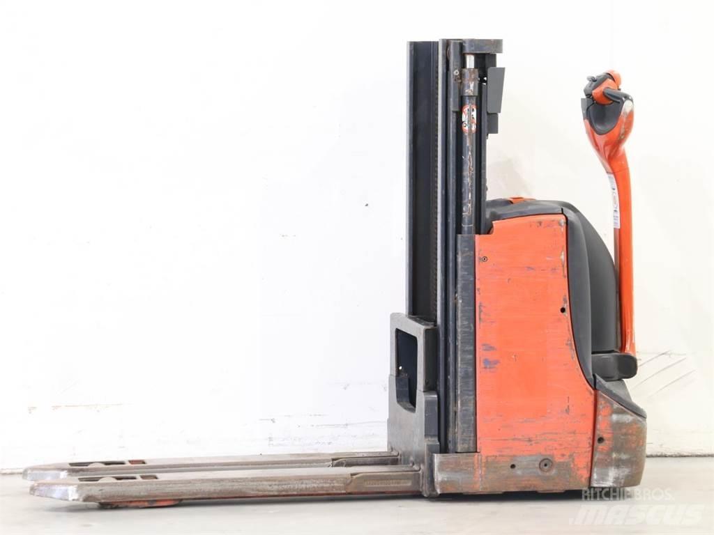 Linde D08/1160-00 Колички високоповдигачи с теглич