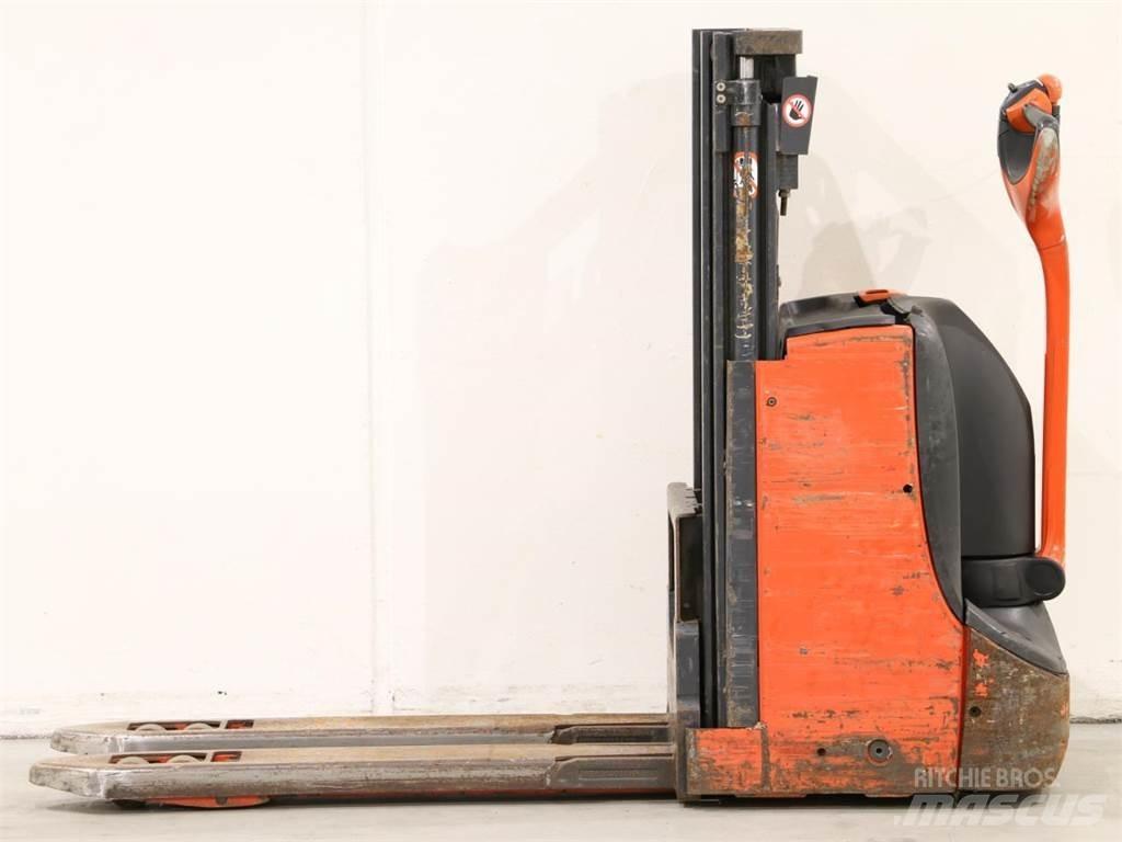 Linde D08/1160-00 Колички високоповдигачи с теглич