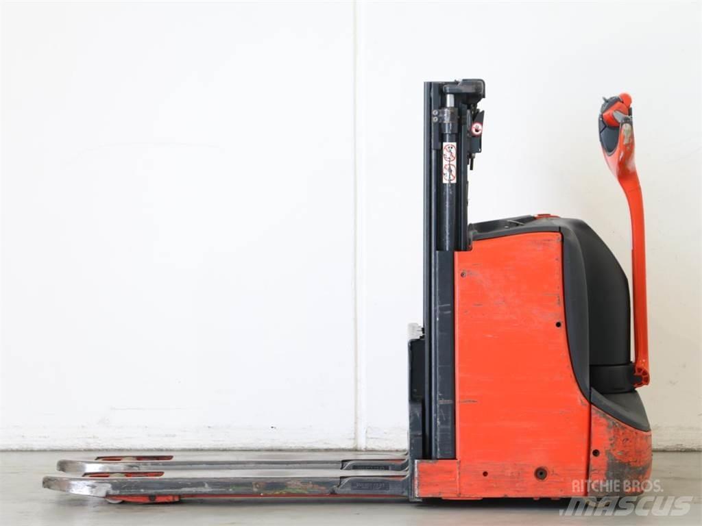 Linde D08/1160-01 Колички високоповдигачи с теглич