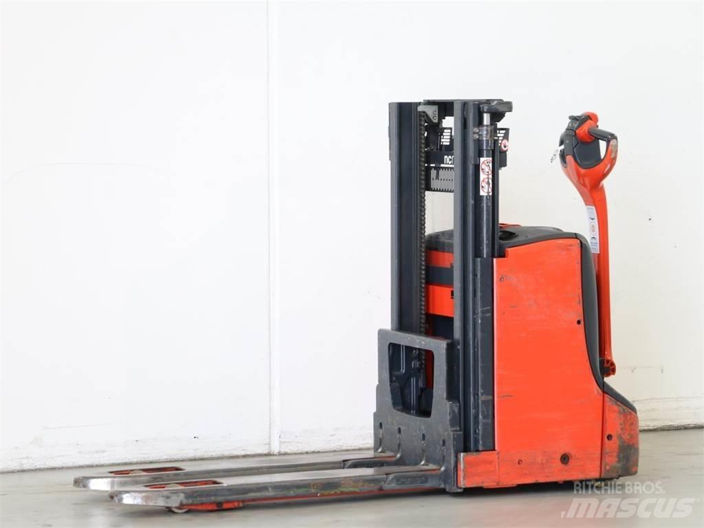 Linde D08/1160-01 Колички високоповдигачи с теглич