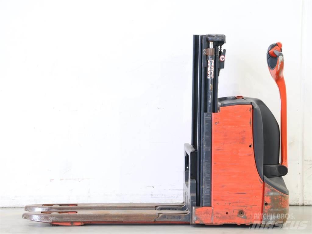 Linde D08/1160-01 Колички високоповдигачи с теглич