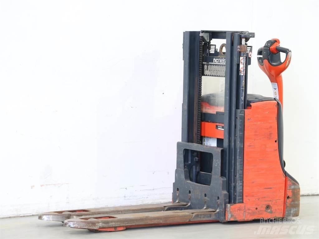 Linde D08/1160-01 Колички високоповдигачи с теглич