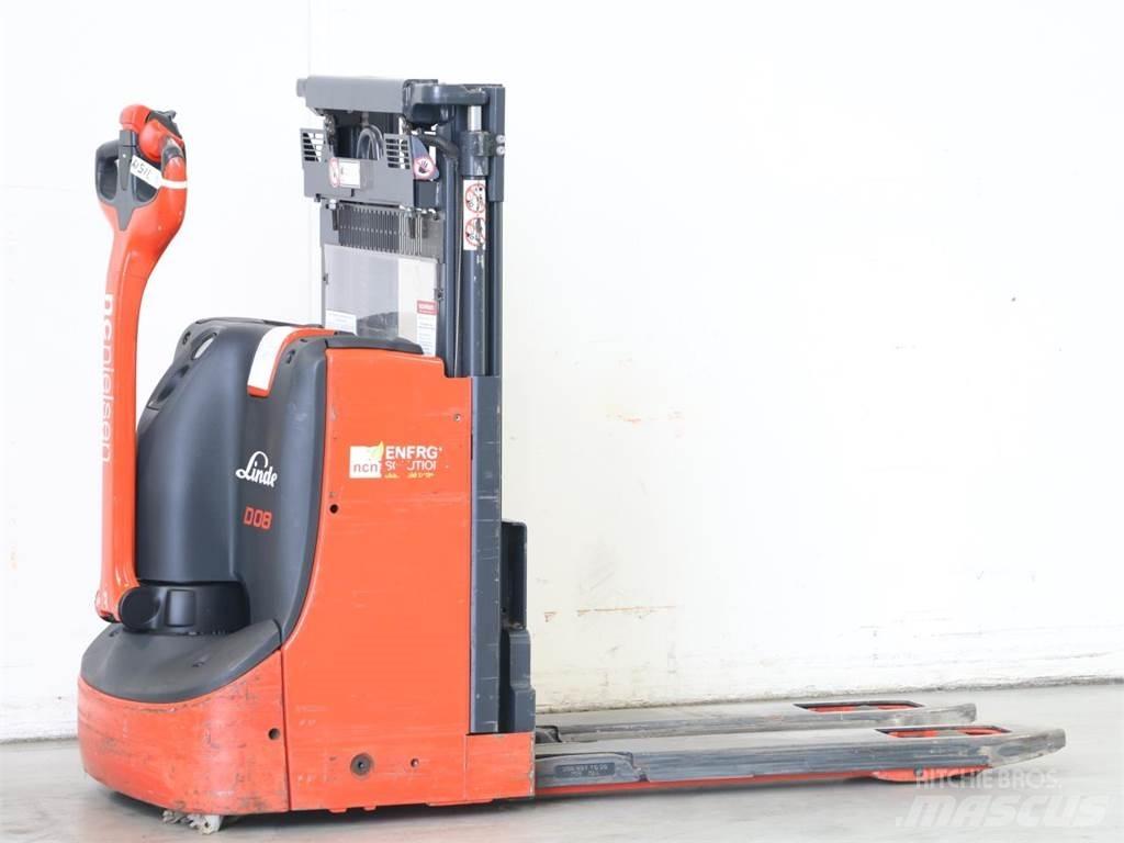 Linde D08/1160-01 Колички високоповдигачи с теглич