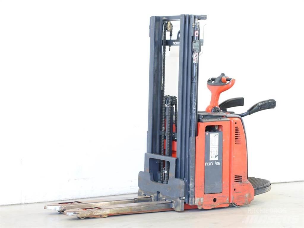 Linde D12AP/133 Колички високоповдигачи с теглич
