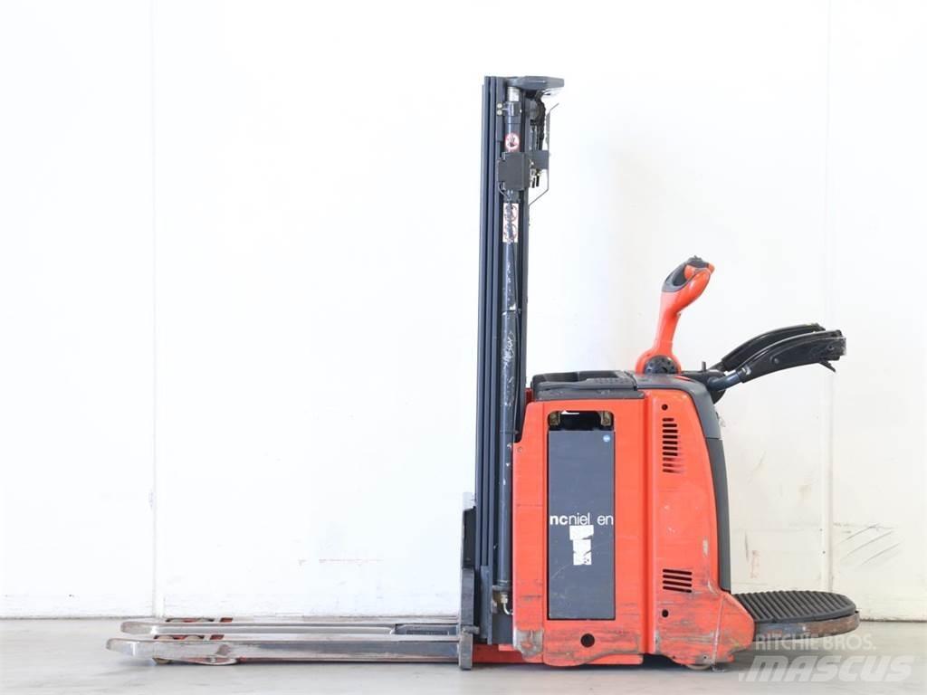 Linde D12AP/133 Колички високоповдигачи с теглич
