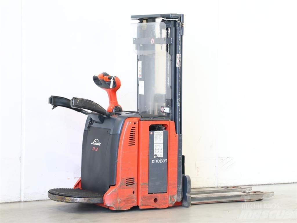 Linde D12AP/133 Колички високоповдигачи с теглич