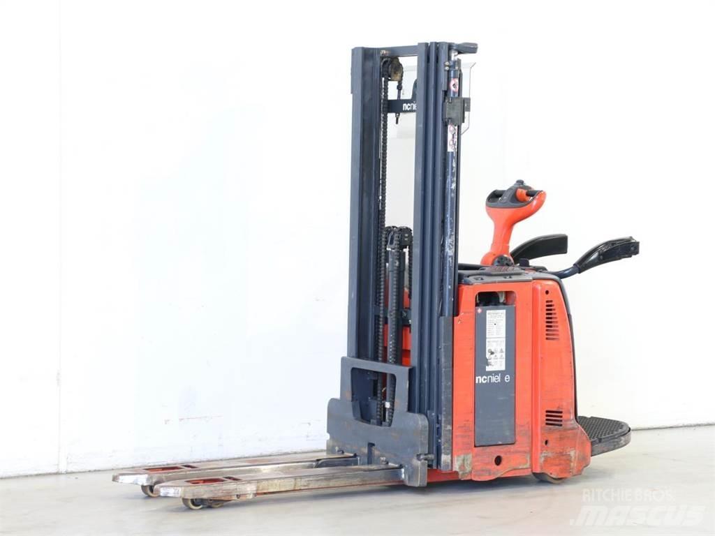 Linde D12AP/133 Колички високоповдигачи с теглич