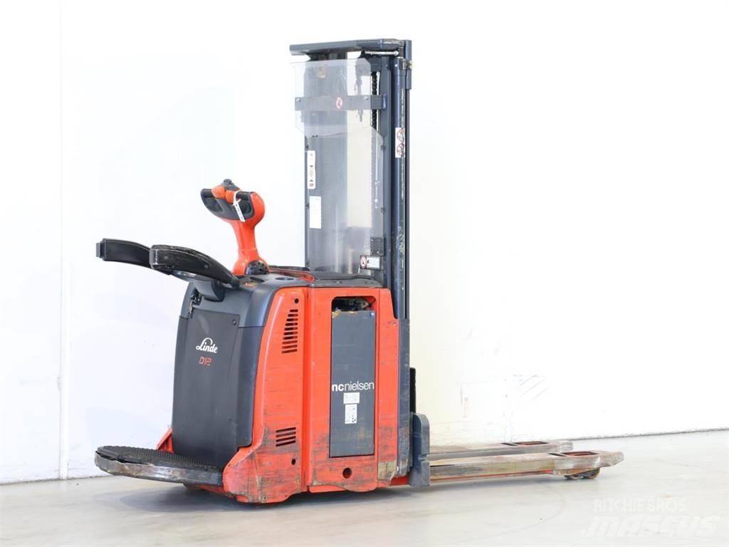 Linde D12AP/133 Колички високоповдигачи с теглич
