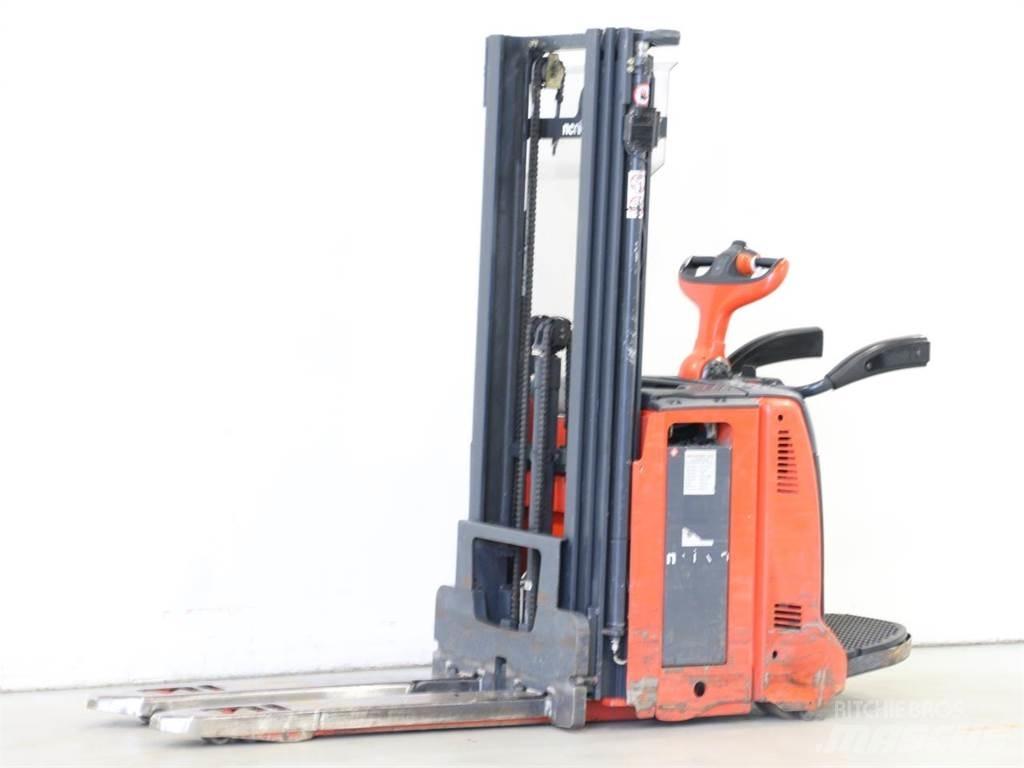 Linde D12AP/133 Колички високоповдигачи с теглич