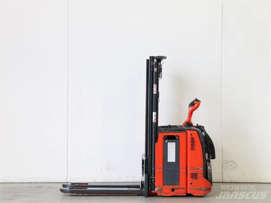 Linde D12AP/133 Колички високоповдигачи с теглич