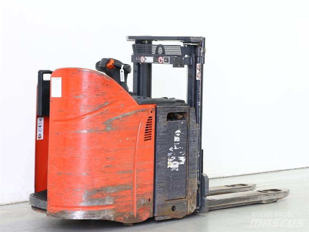Linde D12HPSP/133 Колички високоповдигачи с теглич