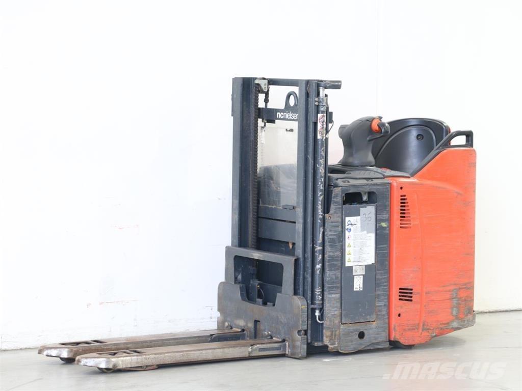 Linde D12SP/133 Колички високоповдигачи с теглич