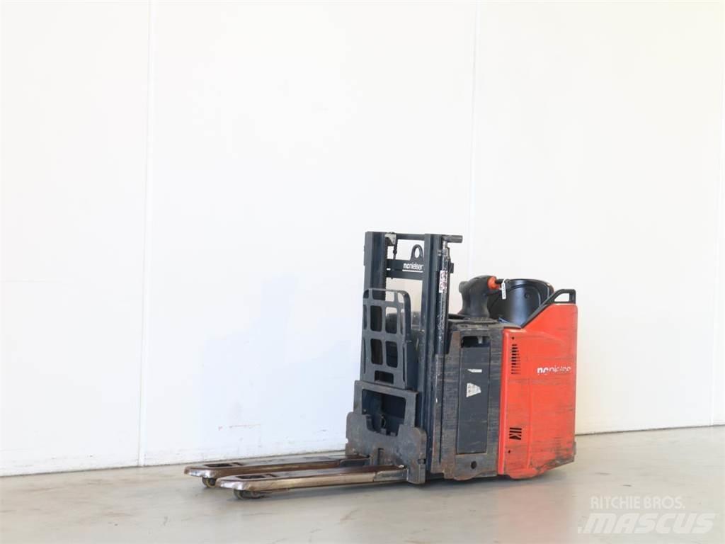 Linde D12SP/133 Колички високоповдигачи с теглич