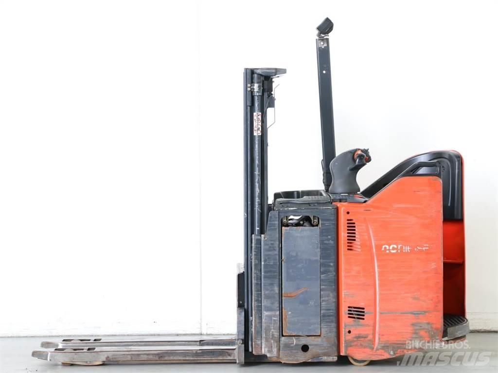 Linde D12SP/133 Колички високоповдигачи с теглич