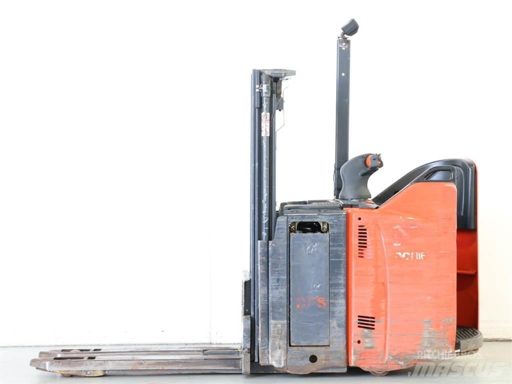 Linde D12SP/133 Колички високоповдигачи с теглич