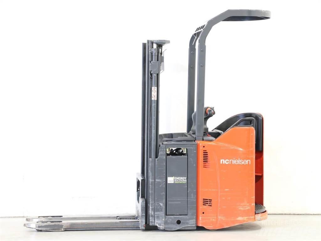 Linde D12SP/133 Колички високоповдигачи с теглич