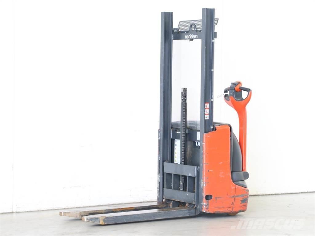 Linde L10/1172-01 Колички високоповдигачи с теглич
