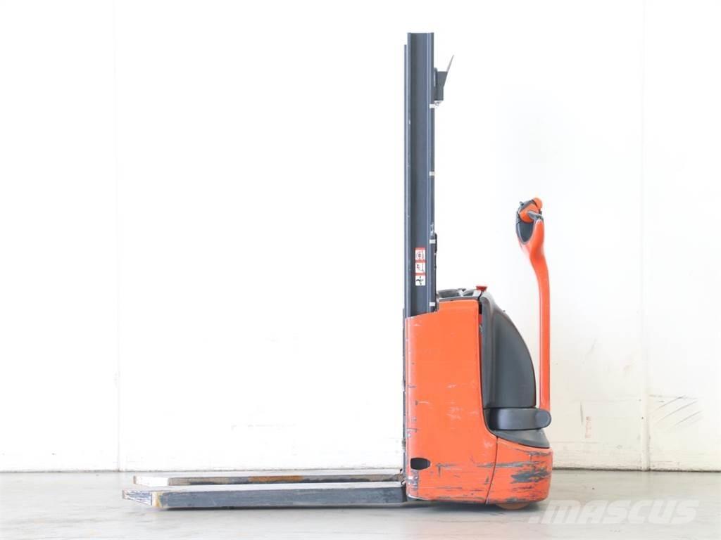 Linde L10/1172-01 Колички високоповдигачи с теглич