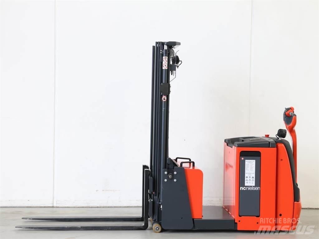 Linde L12AC/1171-01 Колички високоповдигачи с теглич