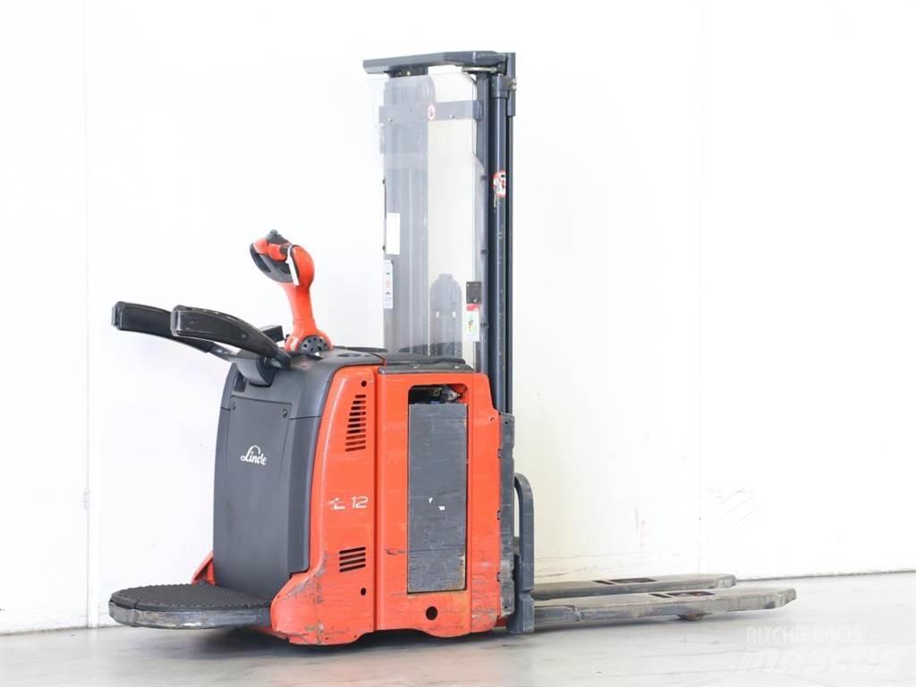 Linde L12AP/133 Колички високоповдигачи с теглич