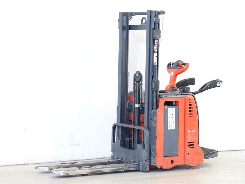 Linde L12AP/133 Колички високоповдигачи с теглич