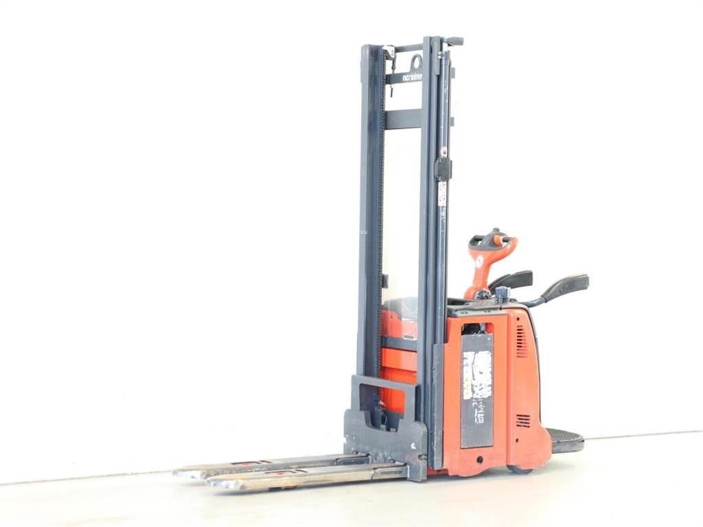 Linde L12AP/133-00 Колички високоповдигачи с теглич
