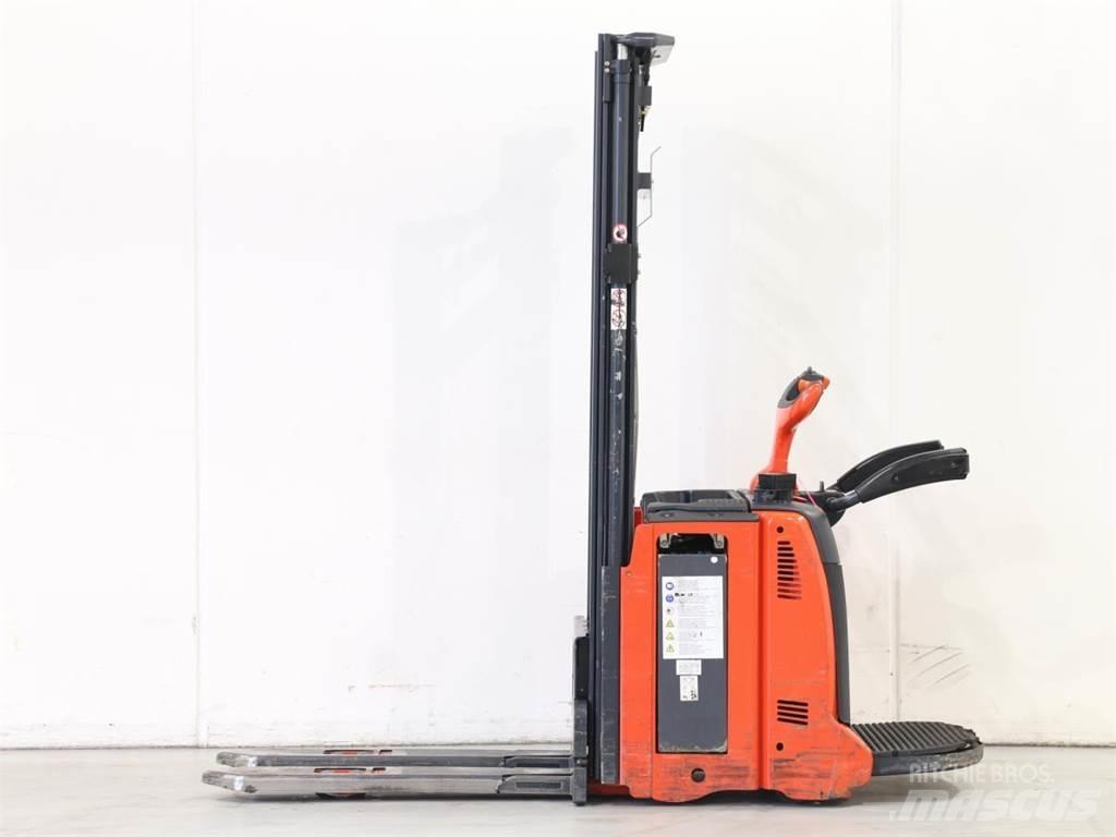 Linde L12AP/133-00 Колички високоповдигачи с теглич