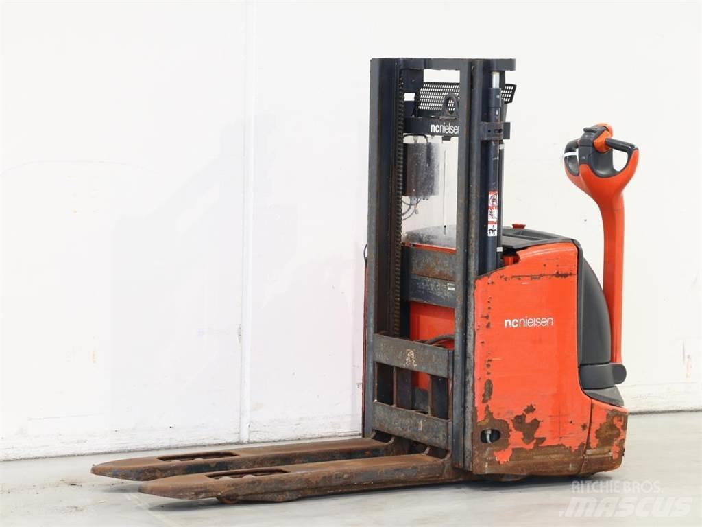 Linde L12I/1172 Колички високоповдигачи с теглич