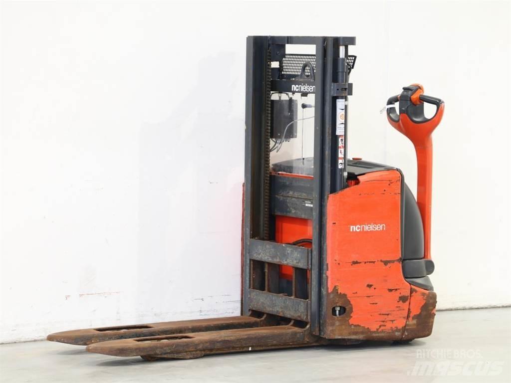 Linde L12I/1172 Колички високоповдигачи с теглич