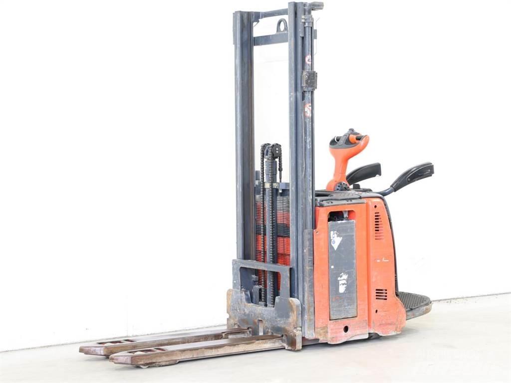 Linde L12LAP/133 Колички високоповдигачи с теглич