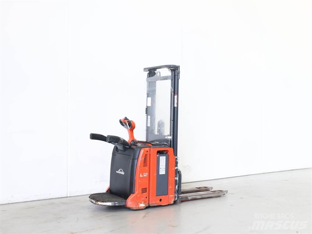 Linde L12LAP/133 Колички високоповдигачи с теглич