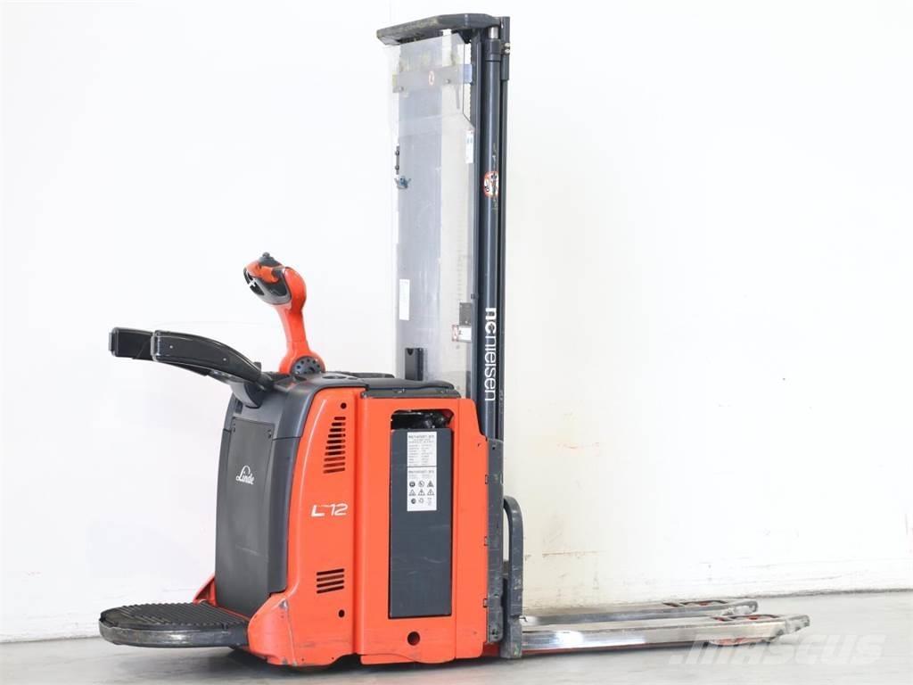 Linde L12LAP/133 Колички високоповдигачи с теглич