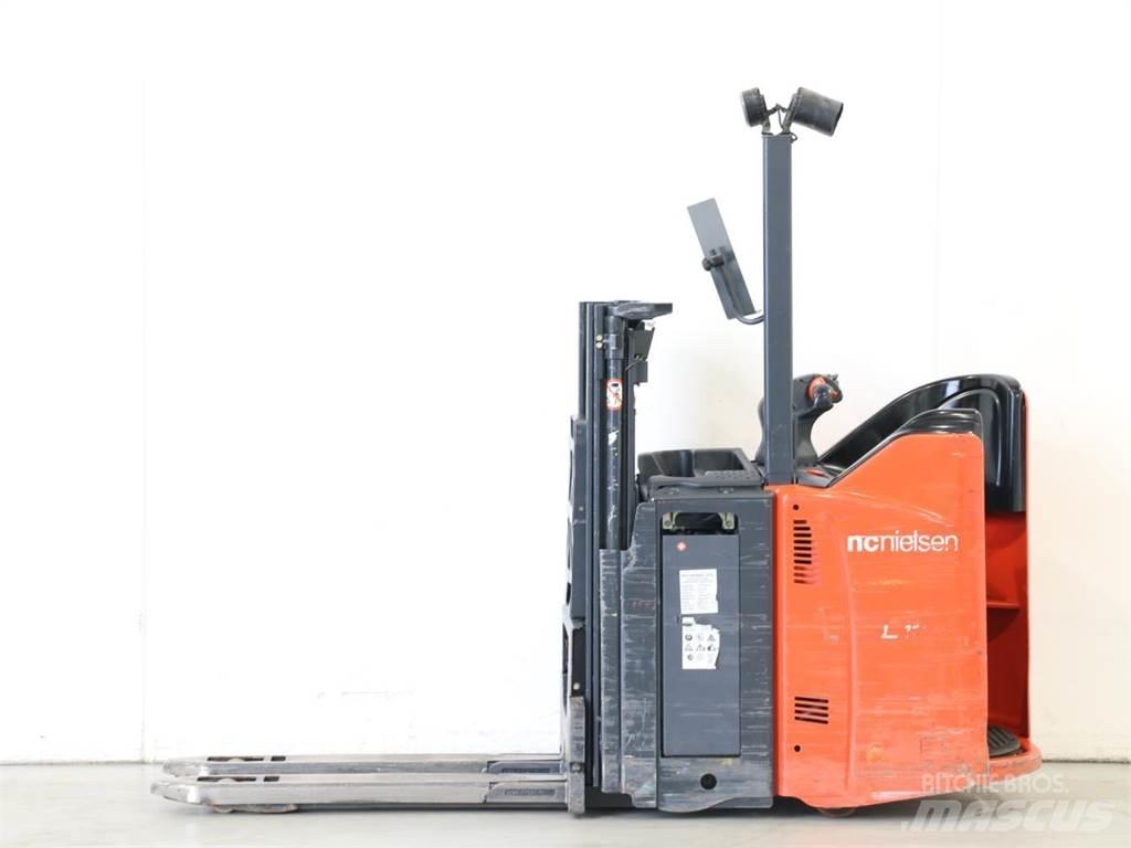 Linde L12LSP/133 Колички високоповдигачи с теглич
