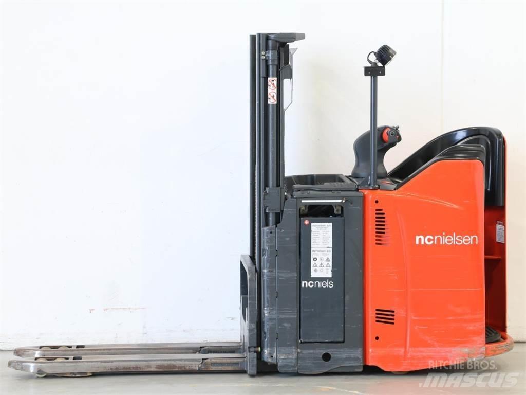 Linde L12LSP/133 Колички високоповдигачи с теглич