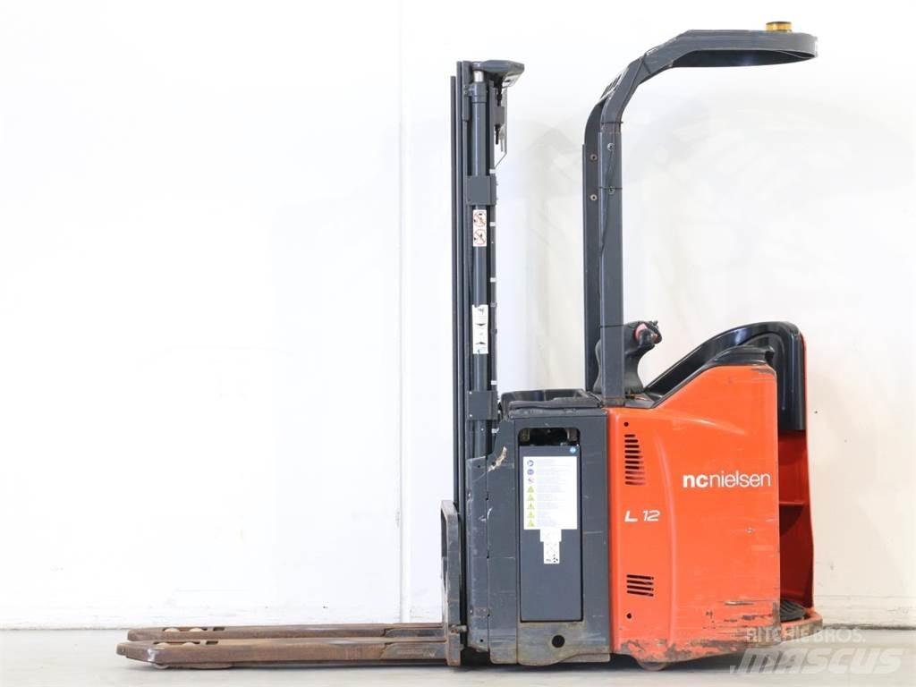 Linde L12LSP/133 Колички високоповдигачи с теглич