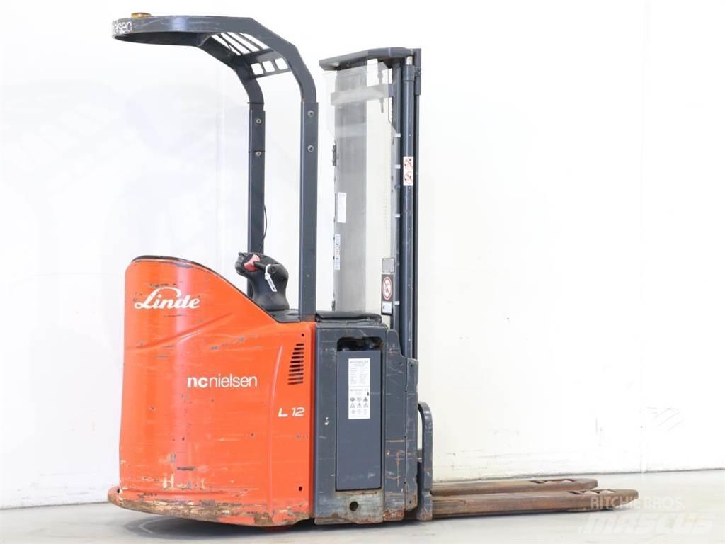 Linde L12LSP/133 Колички високоповдигачи с теглич