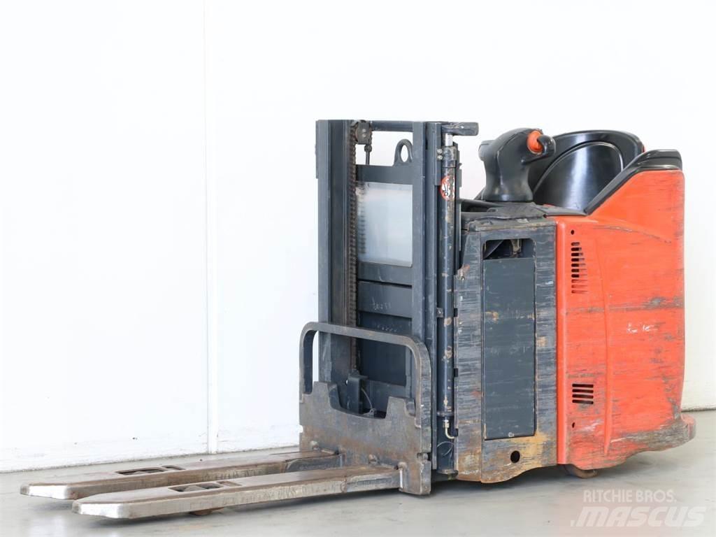 Linde L12SP/133 Колички високоповдигачи с теглич