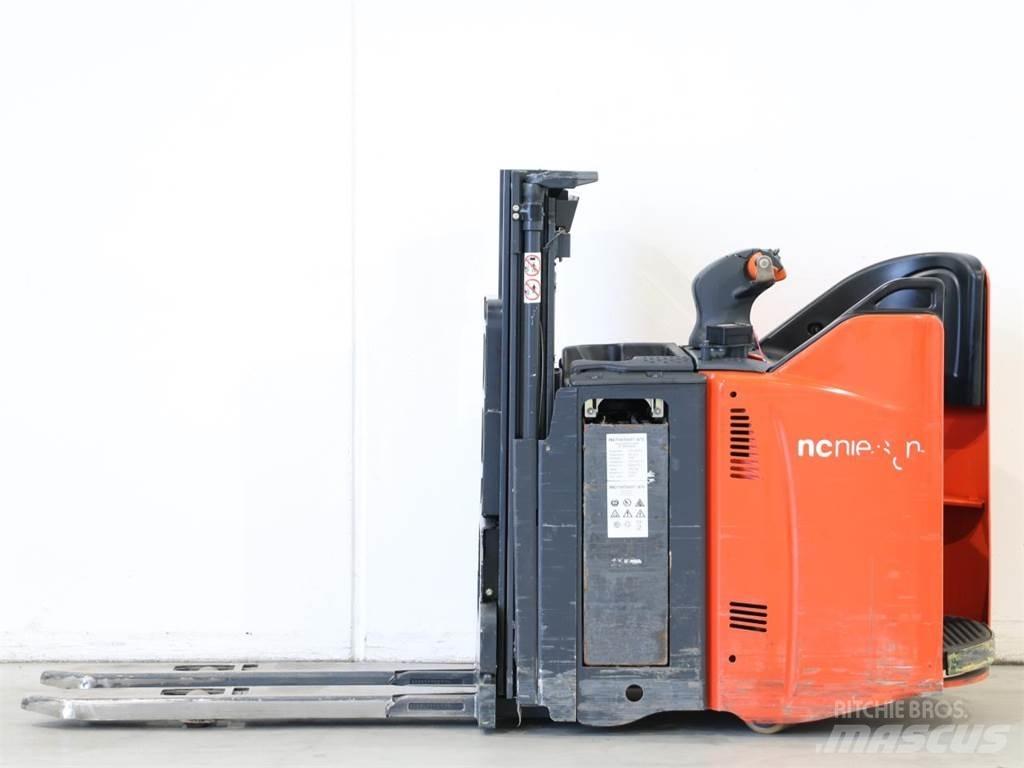 Linde L12SP/133-00 Колички високоповдигачи с теглич