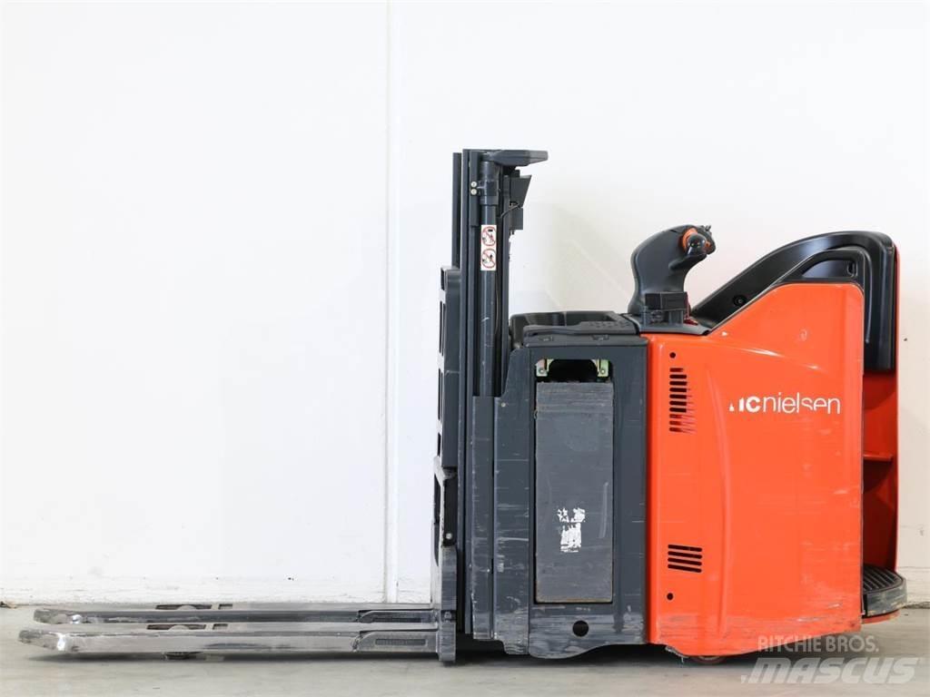 Linde L12SP/133-00 Колички високоповдигачи с теглич