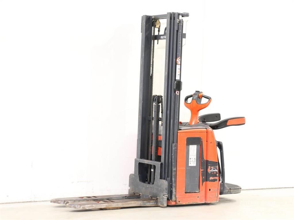 Linde L14AP/1173 Колички високоповдигачи с теглич