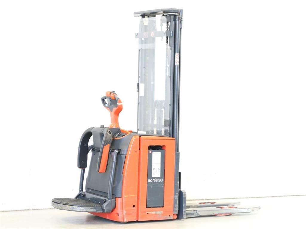 Linde L14AP/1173 Колички високоповдигачи с теглич