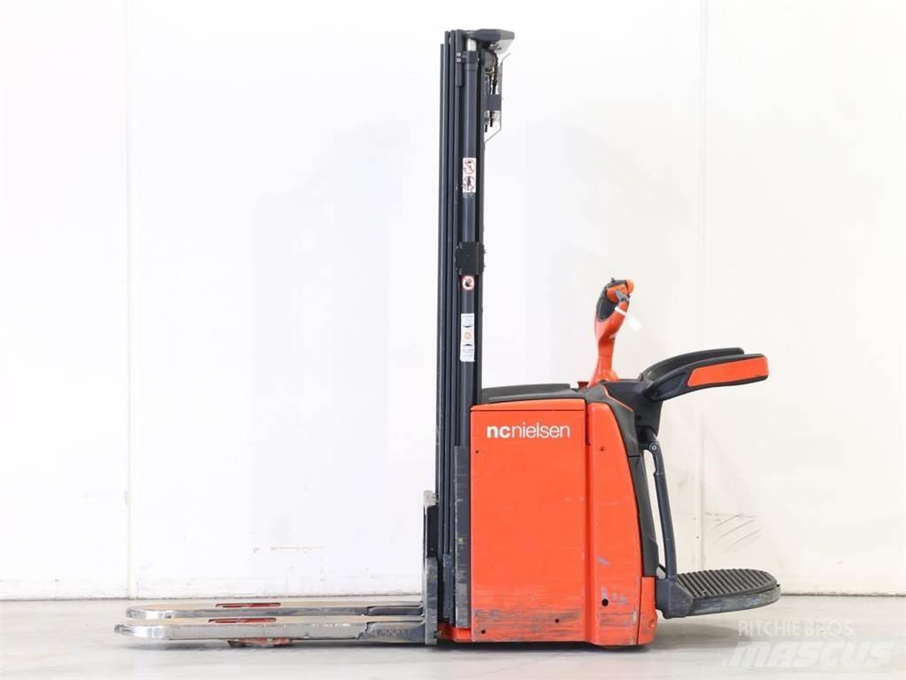 Linde L14AP/1173-00 Колички високоповдигачи с теглич