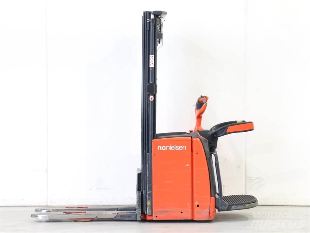 Linde L14AP/1173-00 Колички високоповдигачи с теглич