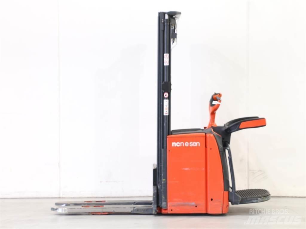 Linde L14AP/1173-00 Колички високоповдигачи с теглич