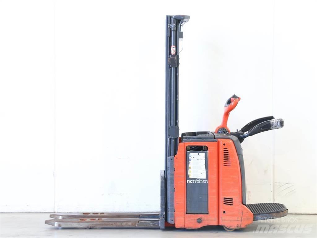 Linde L14AP/133 Колички високоповдигачи с теглич