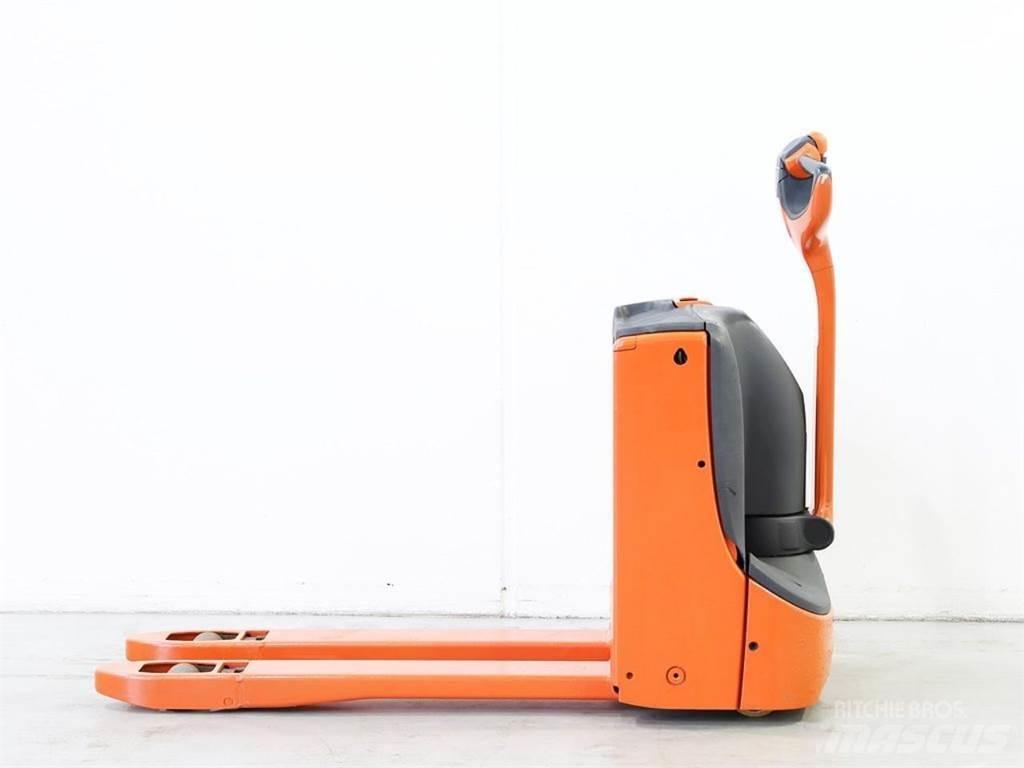 Linde T16/1152 Колички високоповдигачи с теглич