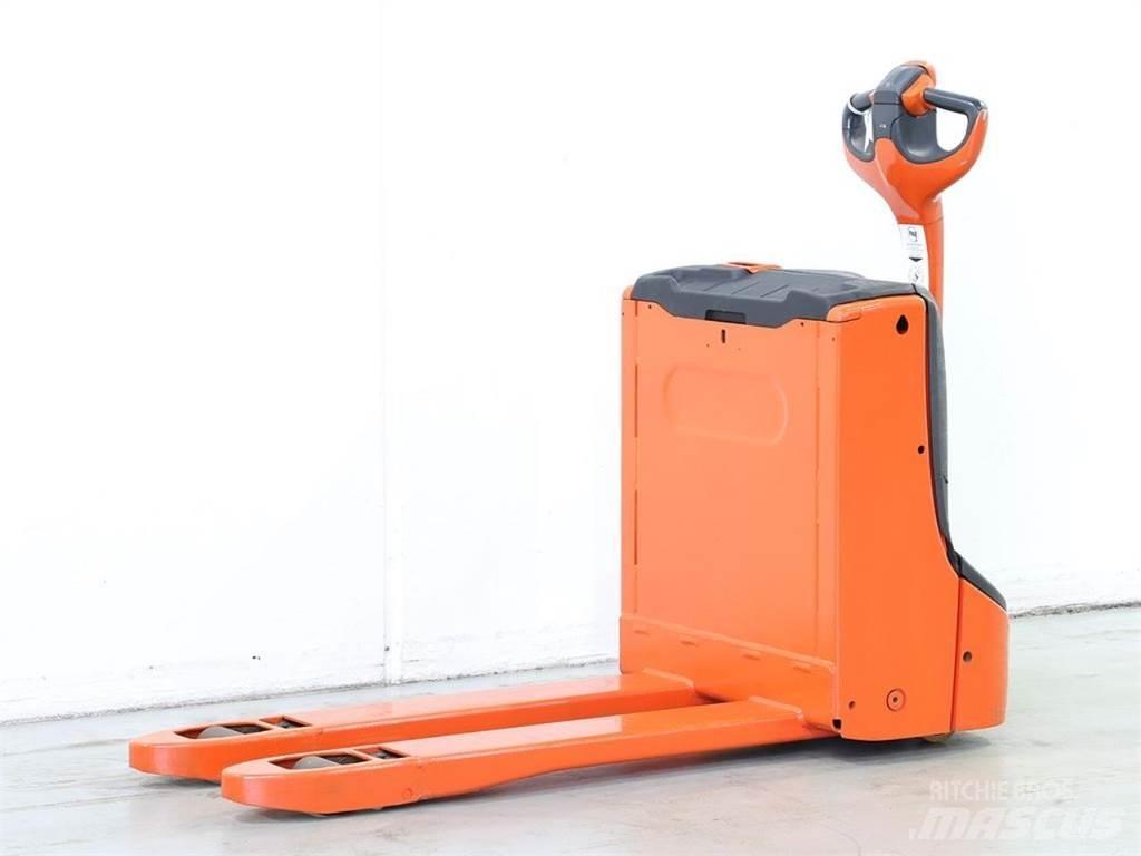 Linde T16/1152 Колички високоповдигачи с теглич